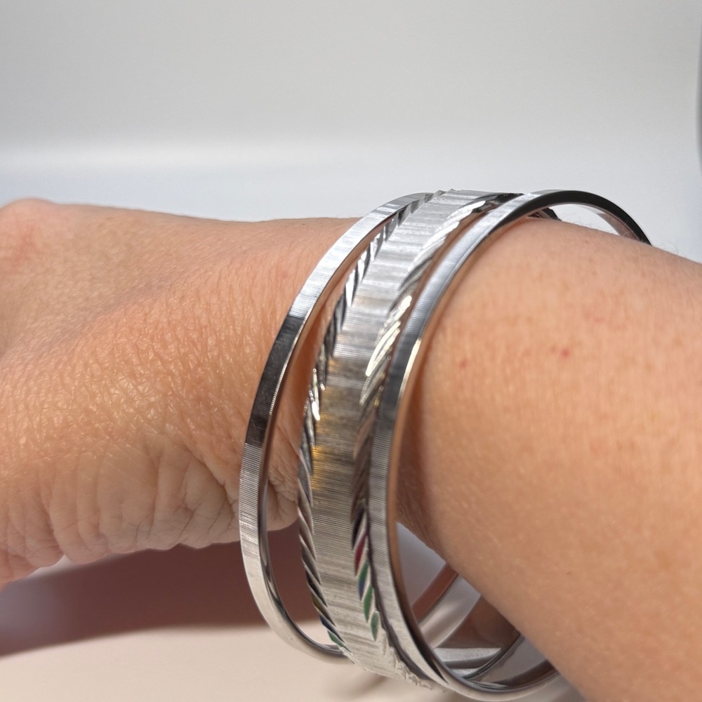 VTG MONET Set of Silver-Tone Bangles. Excellent Condition.